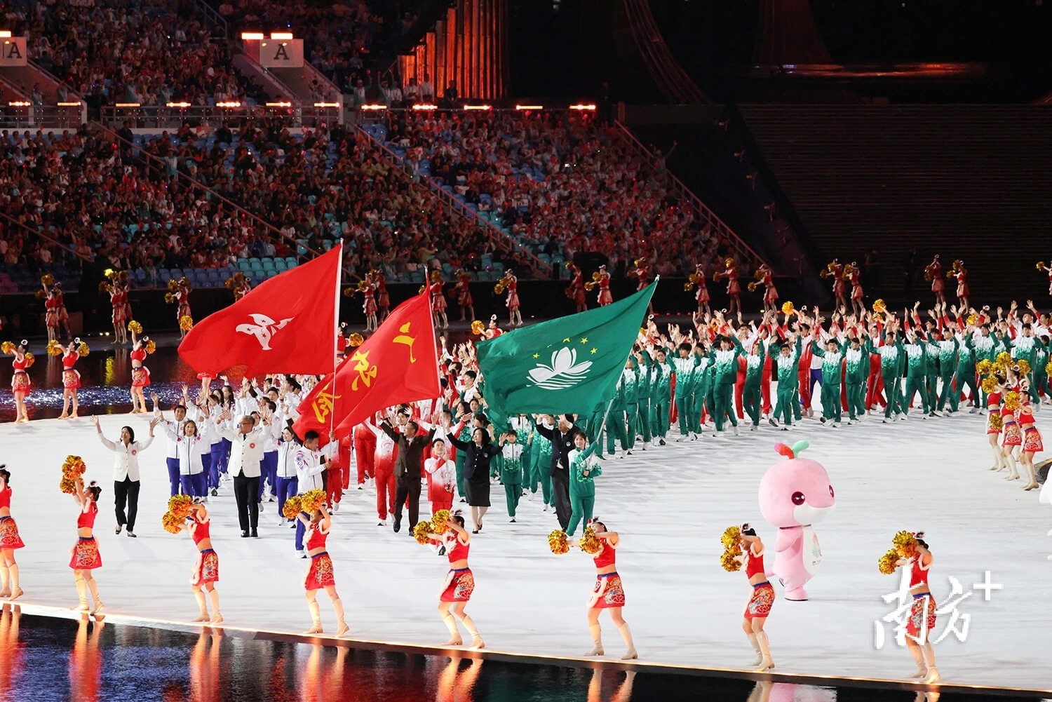 费城费城人在 2024 年底宣布将为哈珀（Bryce Harper）定制专属的城市英雄球衣